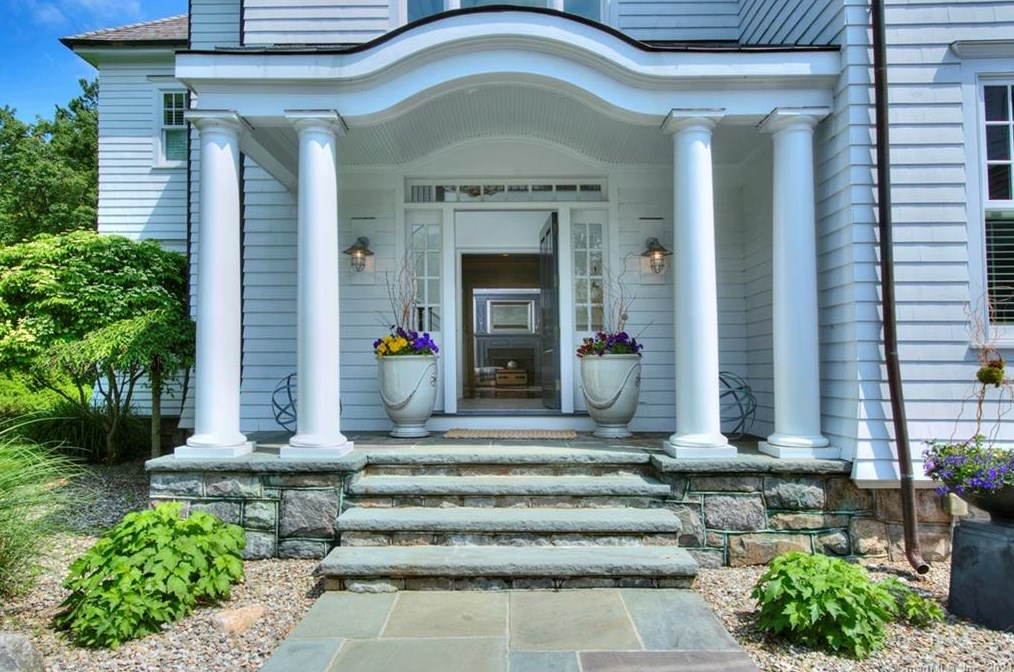 5 Mayflower Pkwy, Westport CT  06880-6011 exterior
