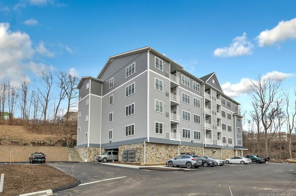 60 Beard Sawmill Rd #103b, Huntington, CT 06484