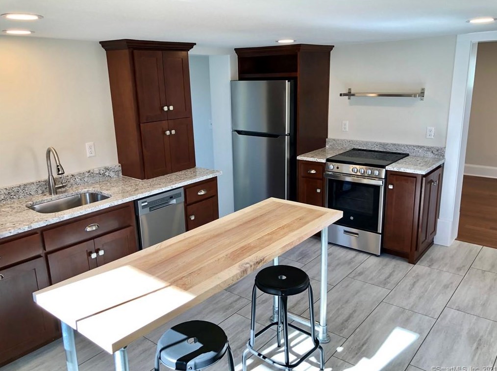 143 Eastern Dr #2, Middletown, CT 06457