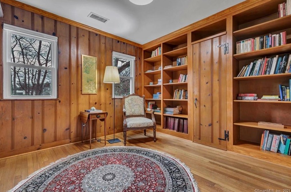 75 Hall St, New Haven CT 06516-3719 exterior