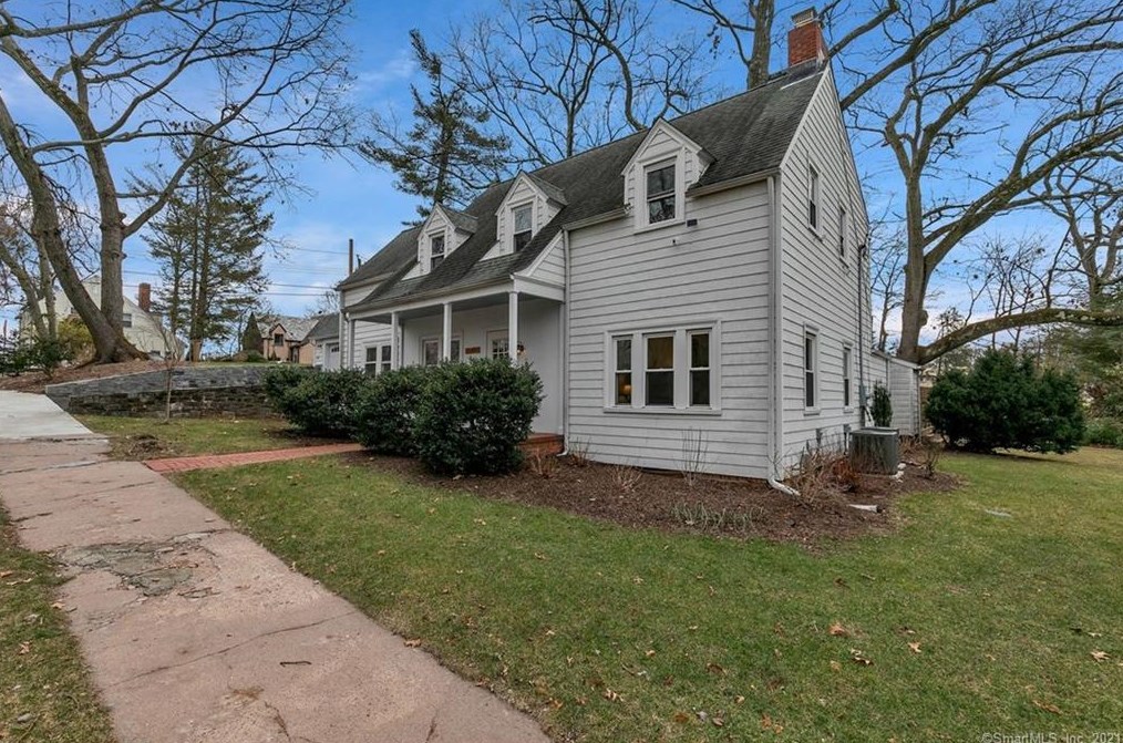 75 Hall St, New Haven CT 06516-3719 exterior