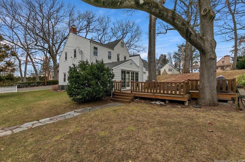 75 Hall St, New Haven CT 06516-3719 exterior