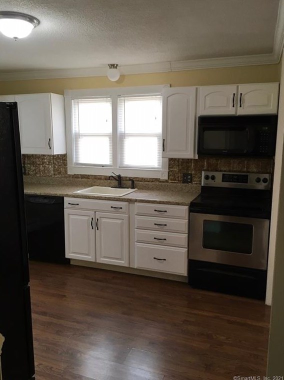 5 Pomeroy Pl, Middletown, CT 06457