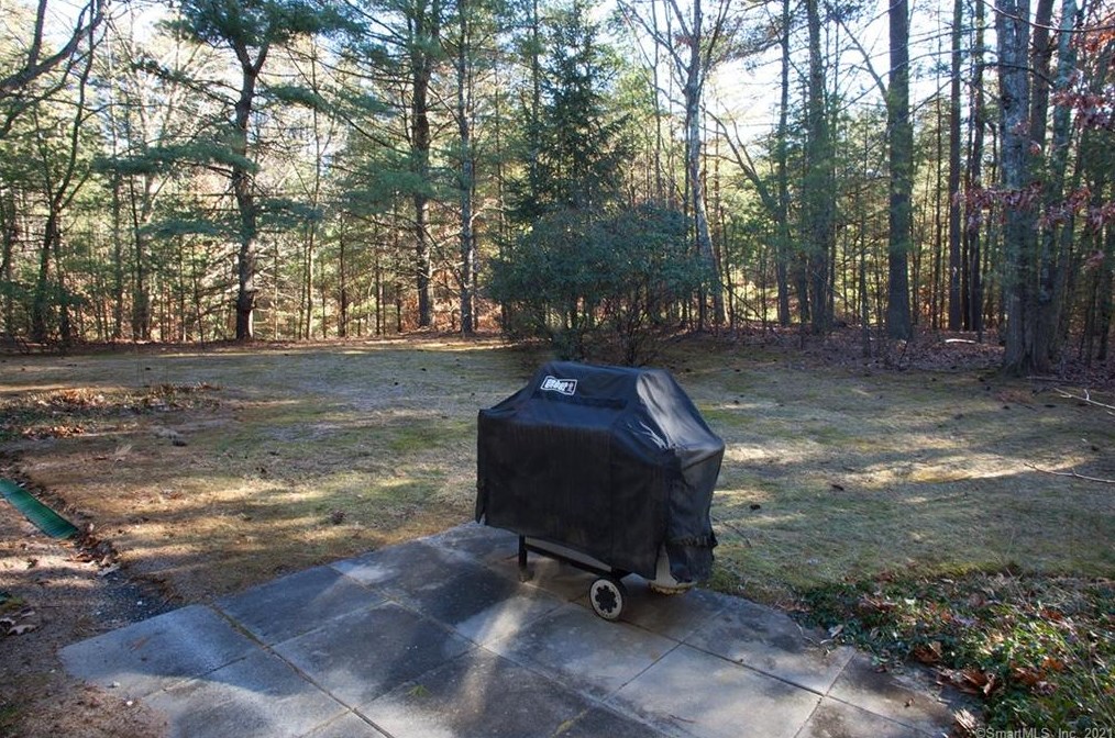 14 Pepperidge Ct, Simsbury CT  06070-2341 exterior