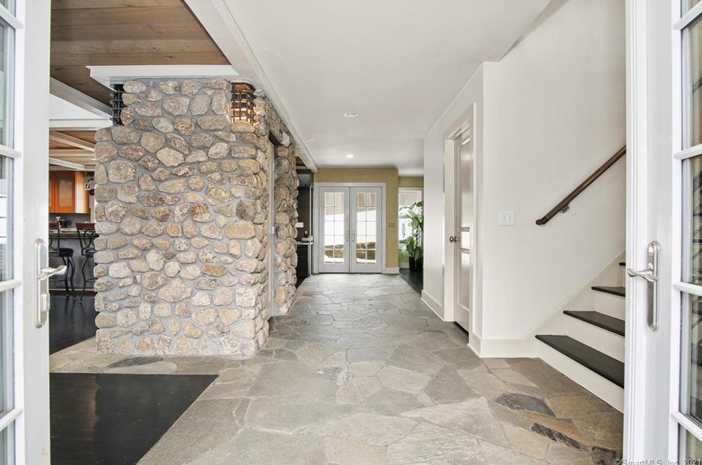 32 Dayton Rd, West Redding, CT 06896-2903