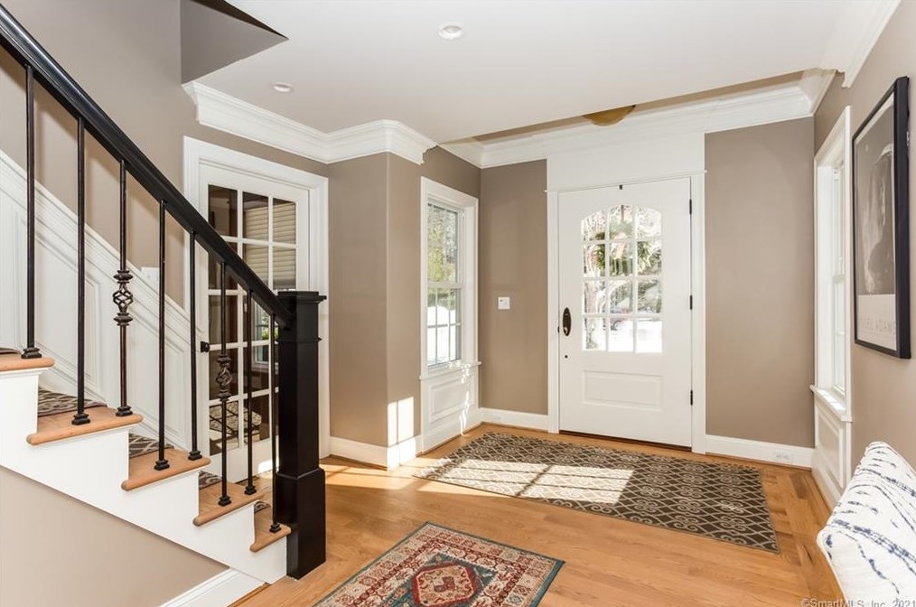35 Christian Dr, Avon, CT 06001-4223