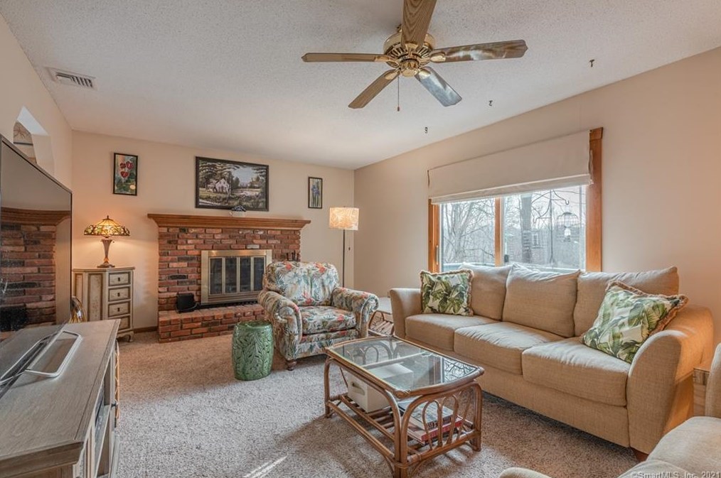 182 Bagley Rd, Southbury, CT 06488-2467