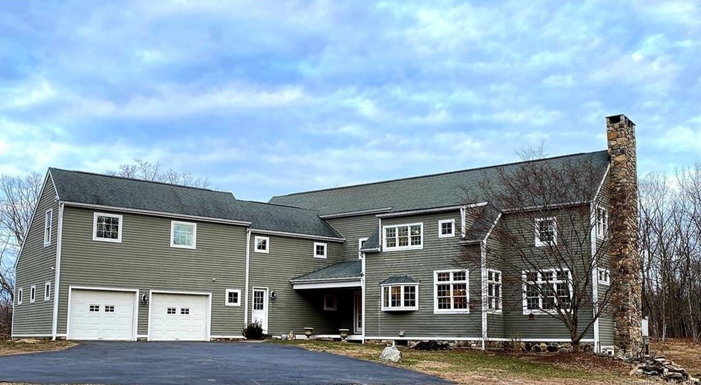 157 Godfrey Rd, Weston, CT 06883-1436