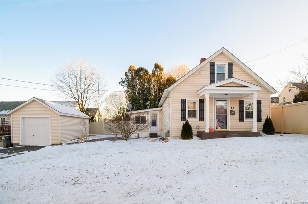 52 James St, Danbury, CT 06810-6138