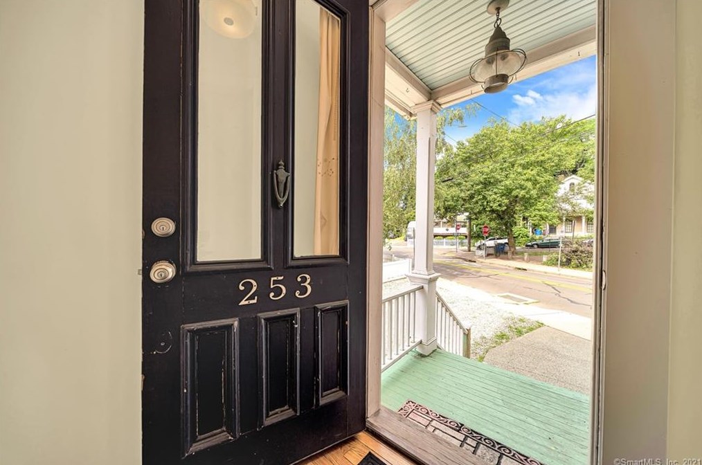 253 Front St, New Haven CT 06513-3205 exterior