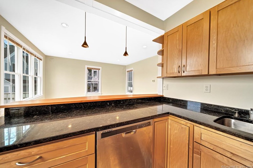 253 Front St, New Haven CT 06513-3205 exterior