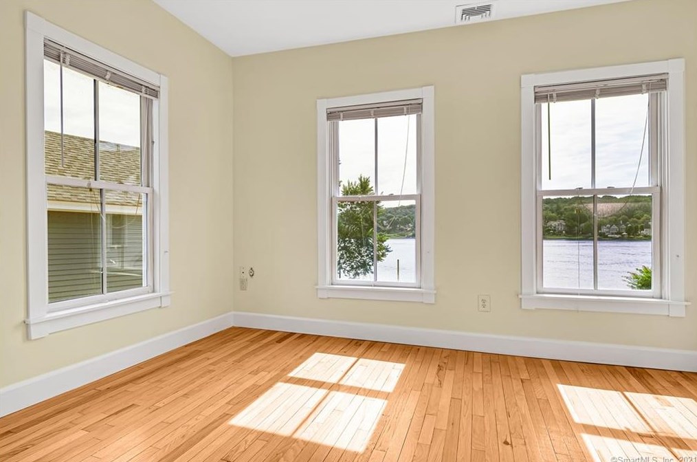 253 Front St, New Haven CT 06513-3205 exterior