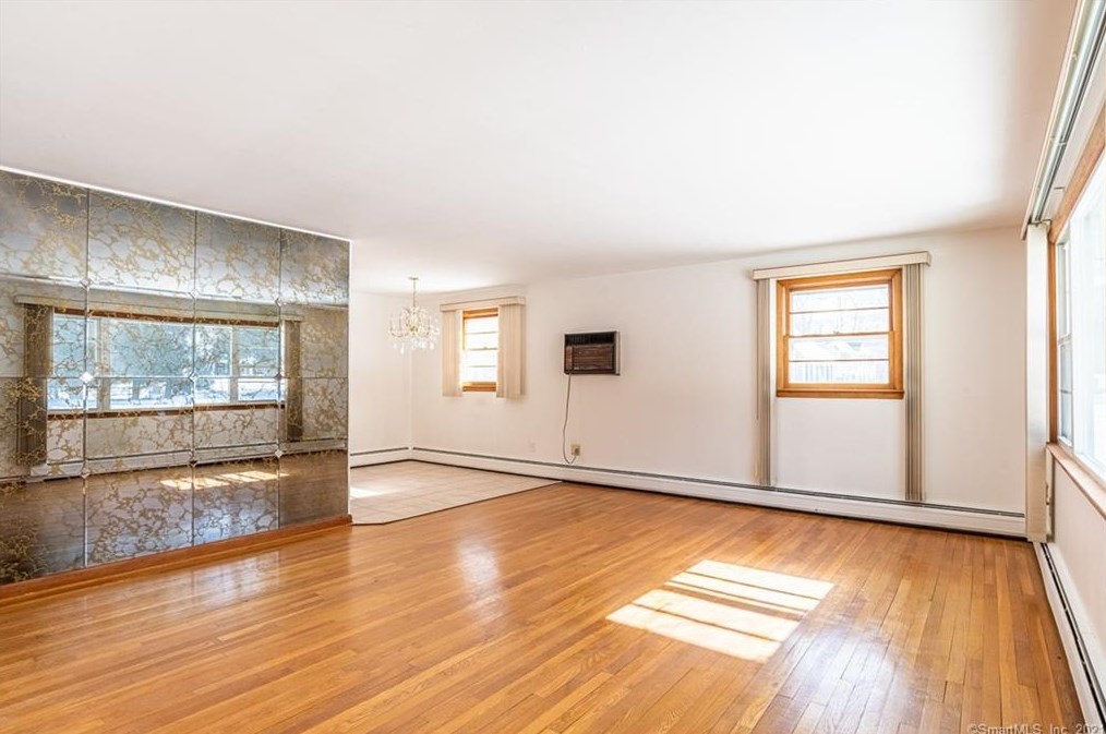 83 Lynn Dr, Upper Stepney, CT 06468