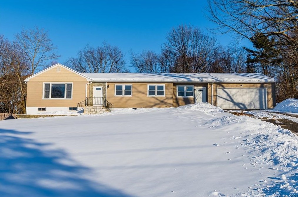 7 Ventura Dr, Chesterfield, CT 06370-1137