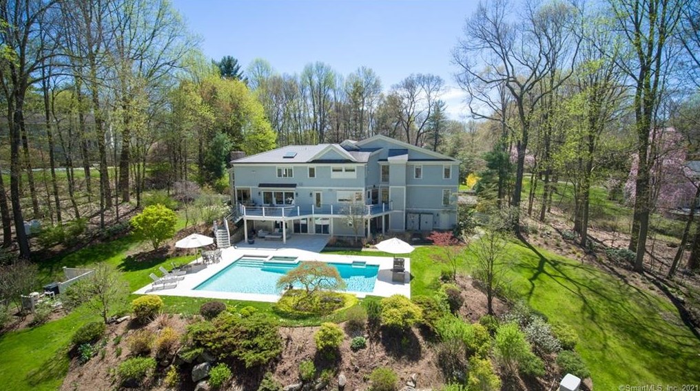 9 Fairview Dr, Westport, CT 06880-1702