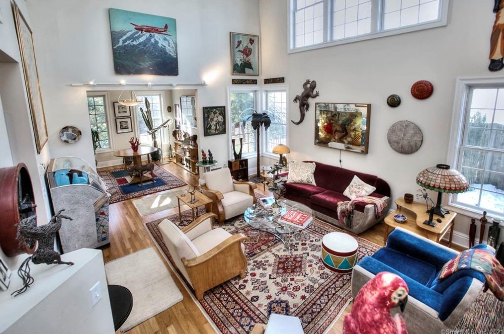 21 Ennis Ln, Fairfield, CT 06824-6489