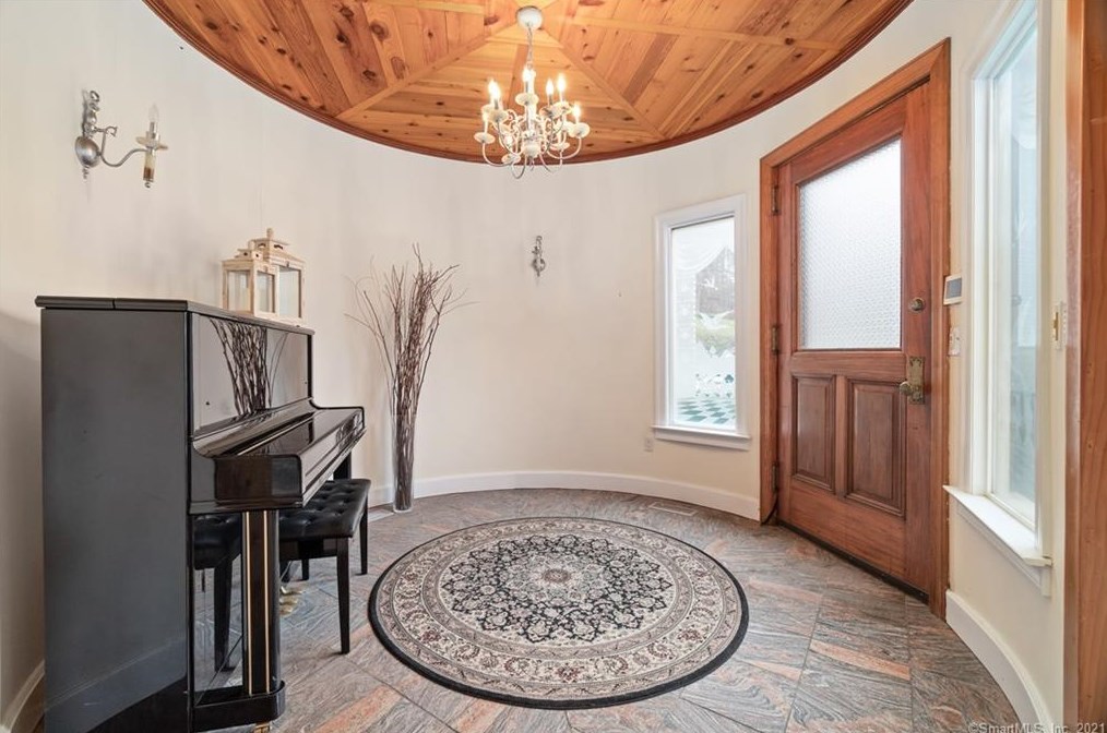 91 Plumtrees Rd, Bethel, CT 06801
