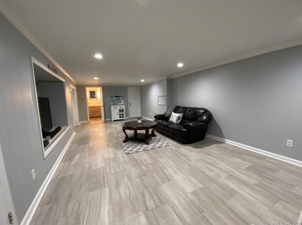 88 Jeffrey Ln, Meriden CT 06451-2730 exterior