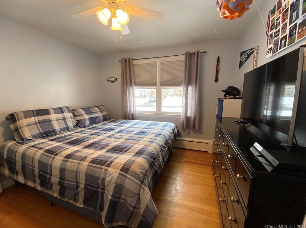 88 Jeffrey Ln, Meriden CT 06451-2730 exterior