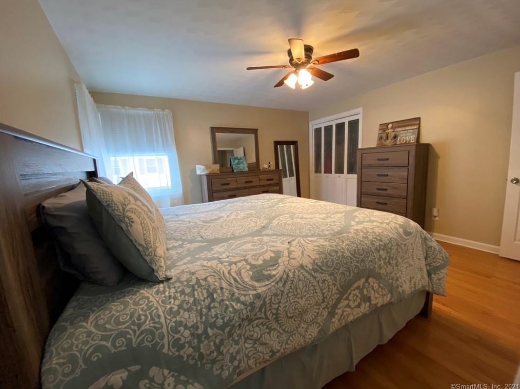 88 Jeffrey Ln, Meriden CT 06451-2730 exterior