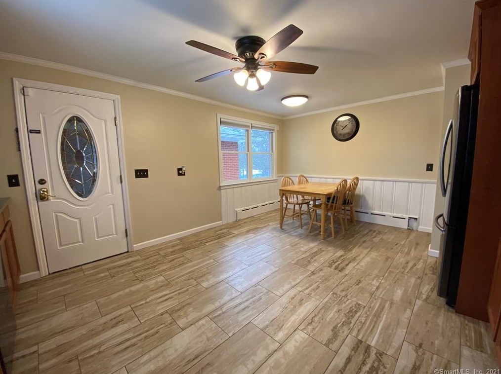 88 Jeffrey Ln, Meriden CT 06451-2730 exterior