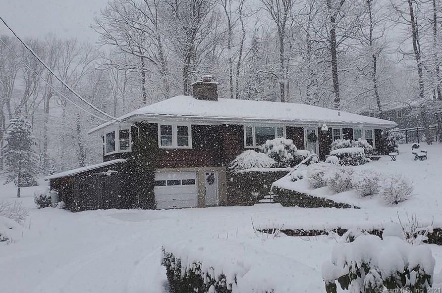 419 Colonial Rd, Guilford, CT 06437-3127