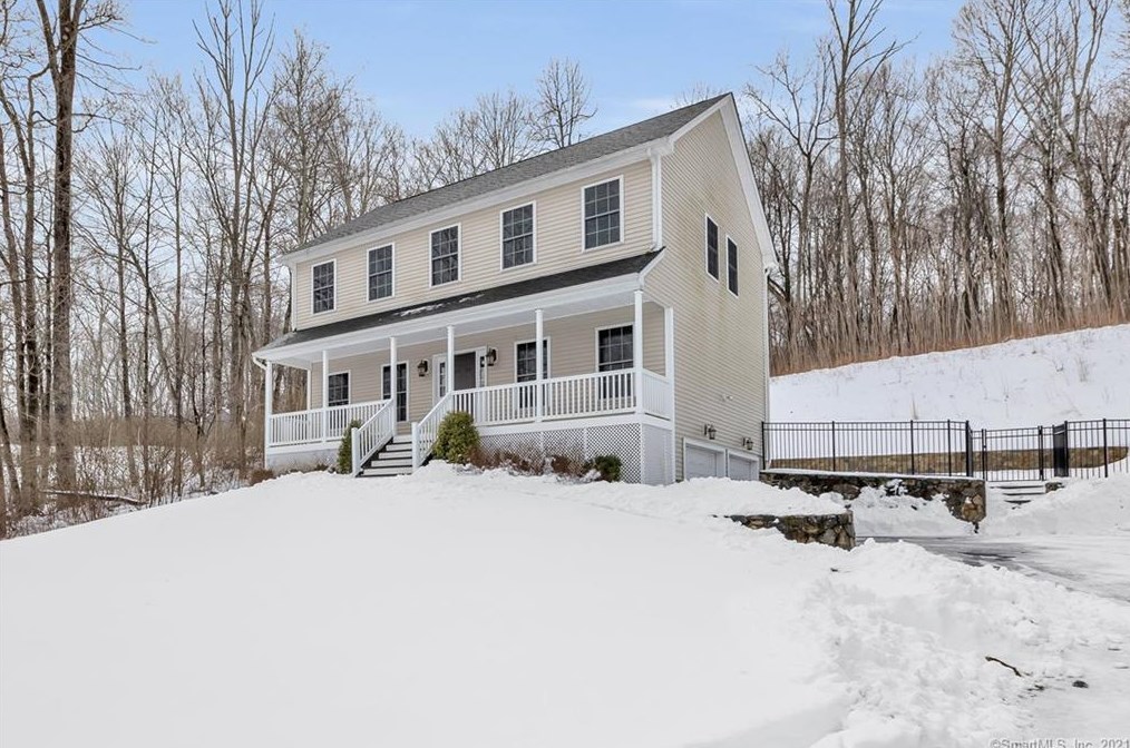 11 Housatonic Rise, Huntington, CT 06484-2357