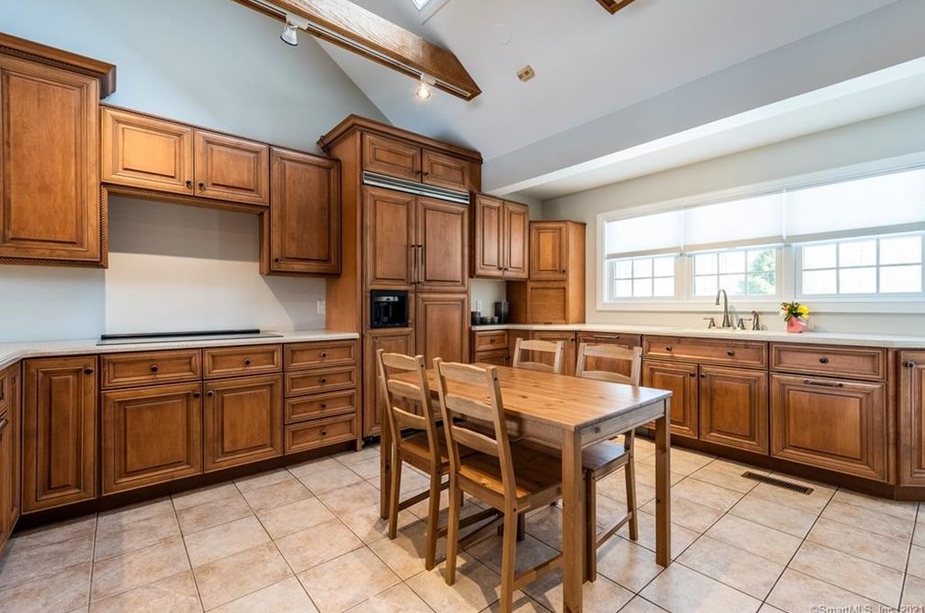 20 Hidden Springs Rd, Madison CT 06443-1670 exterior