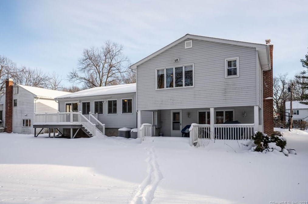 29 Stoneham Dr, Hartford CT 06117-2250 exterior