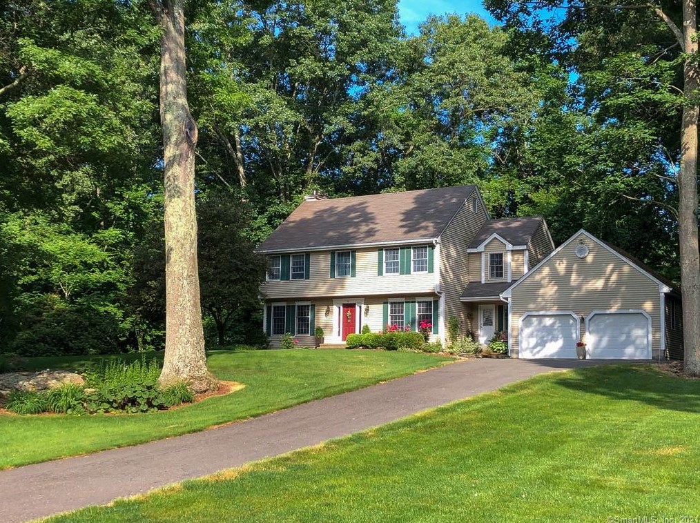 31 Autumn Dr, Tolland, CT 06084-3817