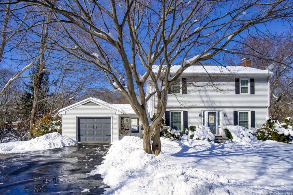 107 Stannard Ave, Branford, CT 06405-6240