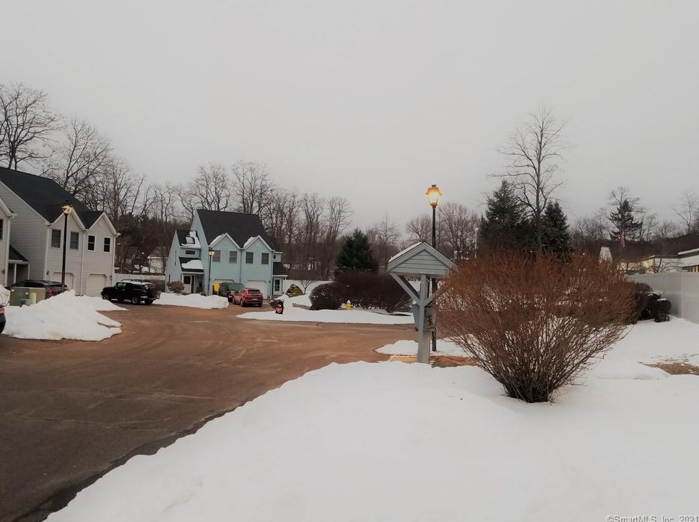16 Maple St, Vernon CT  06066-3043 exterior