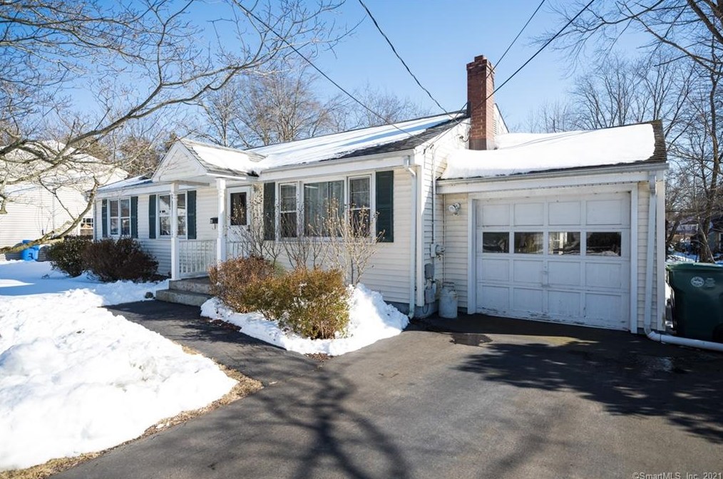 49 White Dr, New Haven, CT 06514-2633