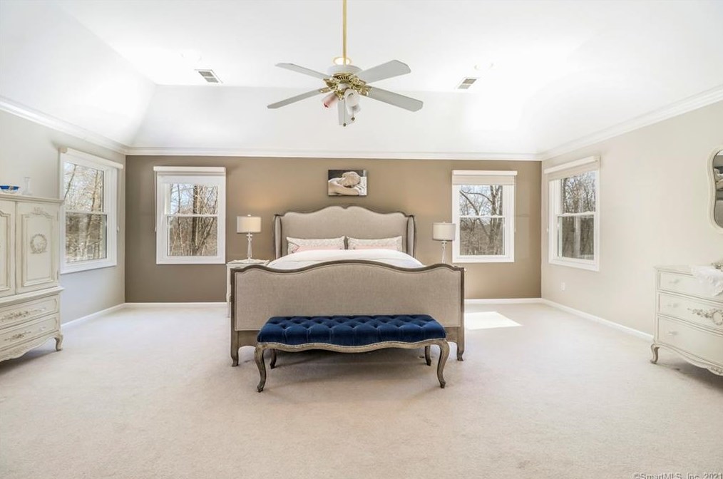 103 Peck Hl Rd, New Haven CT 06525-1334 exterior