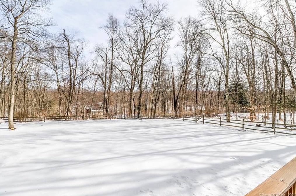 103 Peck Hl Rd, New Haven CT 06525-1334 exterior