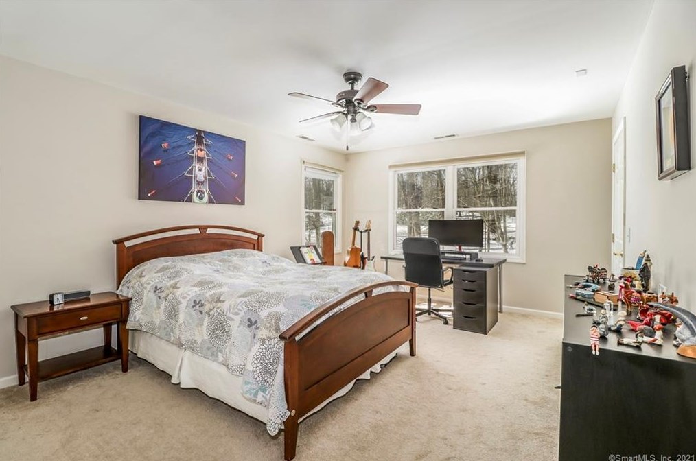 103 Peck Hl Rd, New Haven CT 06525-1334 exterior