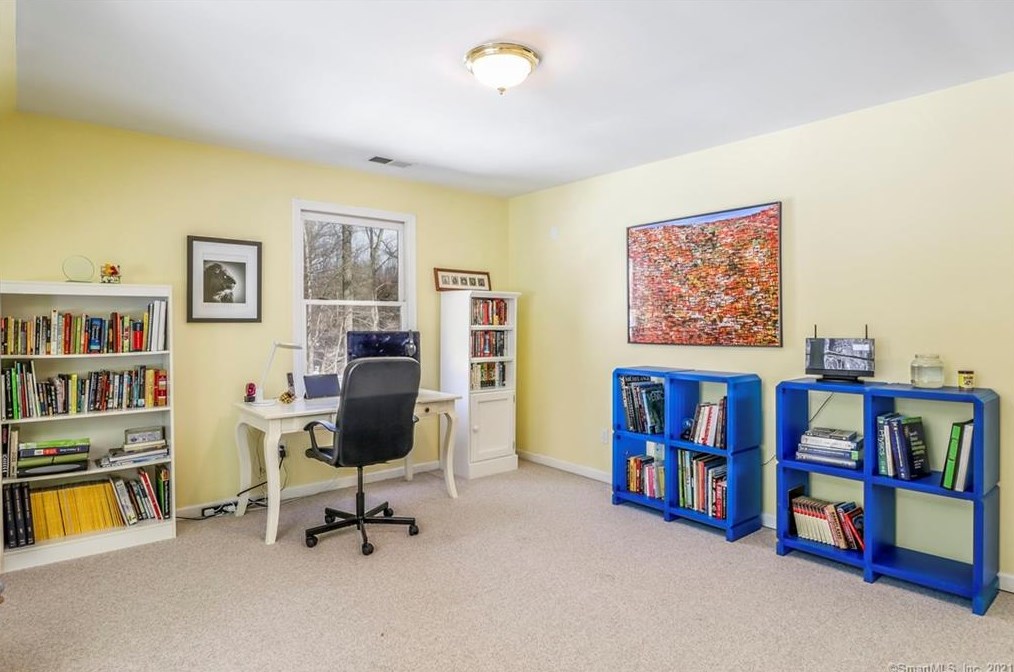 103 Peck Hl Rd, New Haven CT 06525-1334 exterior