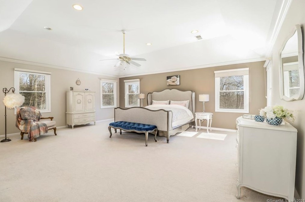 103 Peck Hl Rd, New Haven CT 06525-1334 exterior