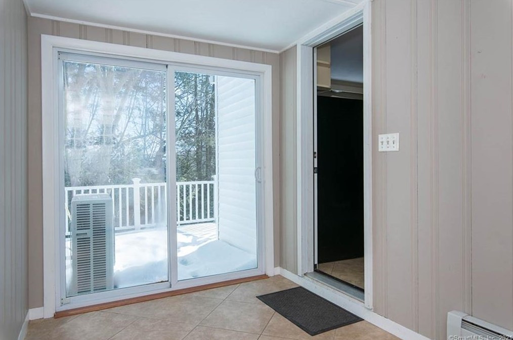 77 Brightwood Ln, Hartford, CT 06110-1605
