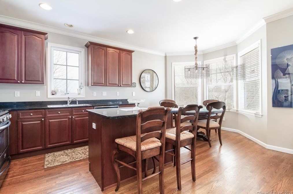 25 Woodcrest Ln, Danbury, CT 06810-7143