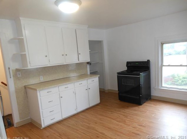 12 Clinton Ave # 2, Middletown, CT