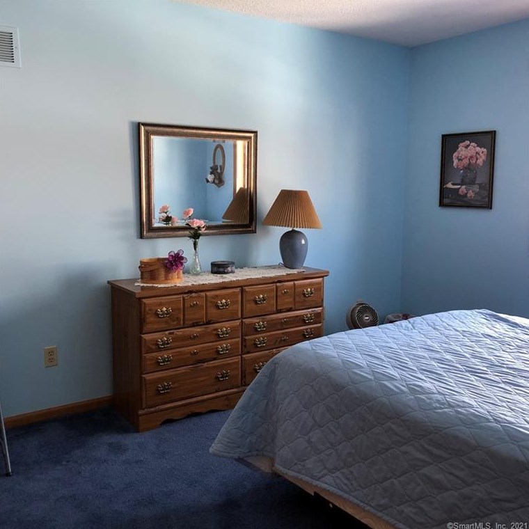 105 Maple Ave, Vernon CT  06066-5400 exterior