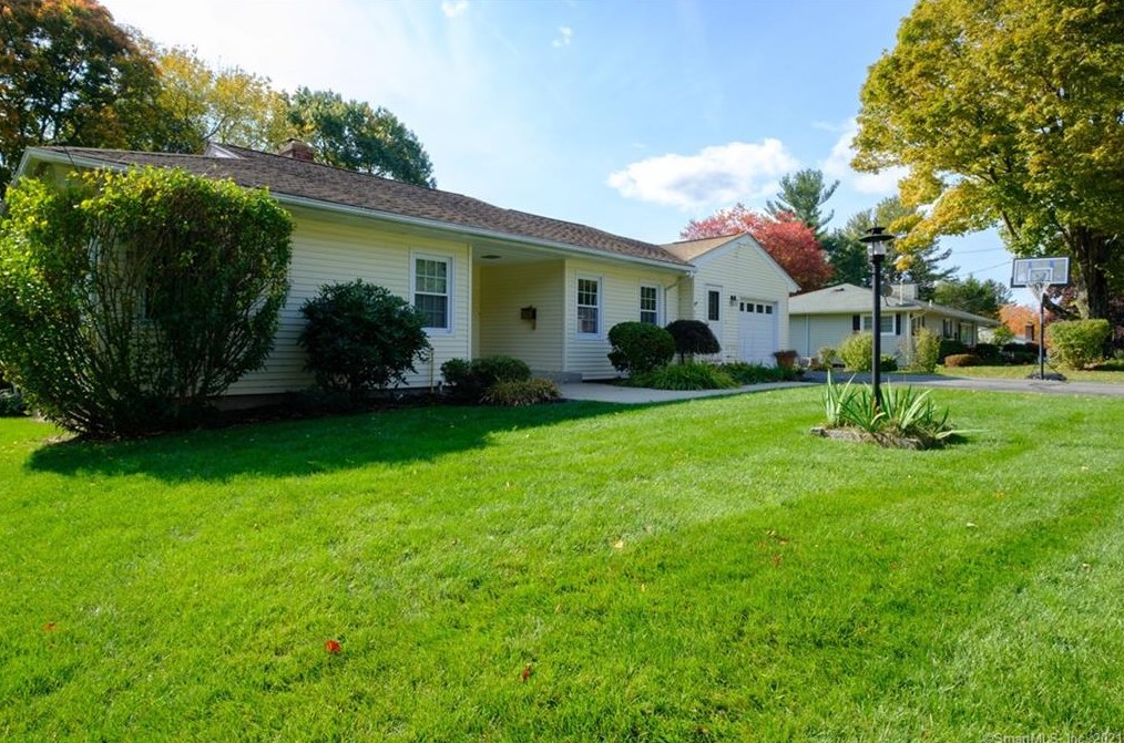 58 Carmel Hill Rd, Watertown, CT 06795-2415