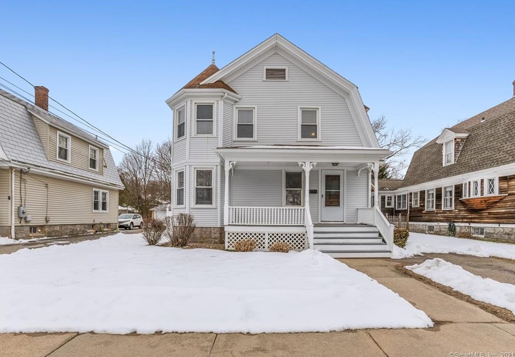 33 William St, Pawcatuck, CT 06379-2106