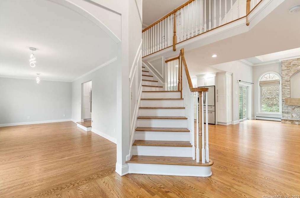 3 Fawn Meadow Ln, North Branford, CT 06471