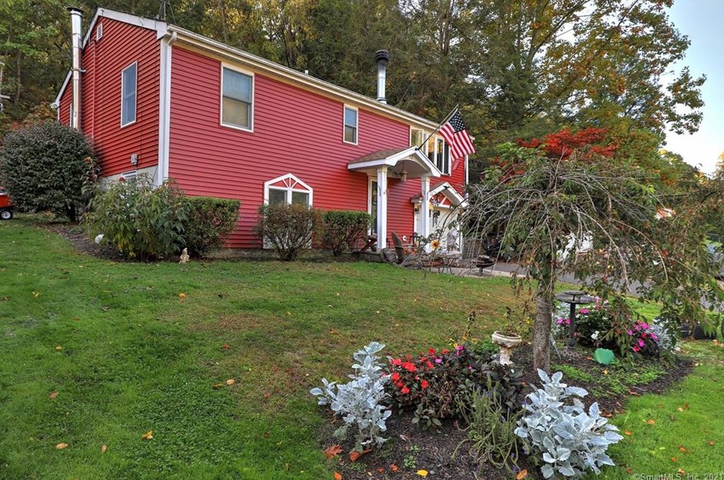 52 Laurel Ave, Derby, CT 06418