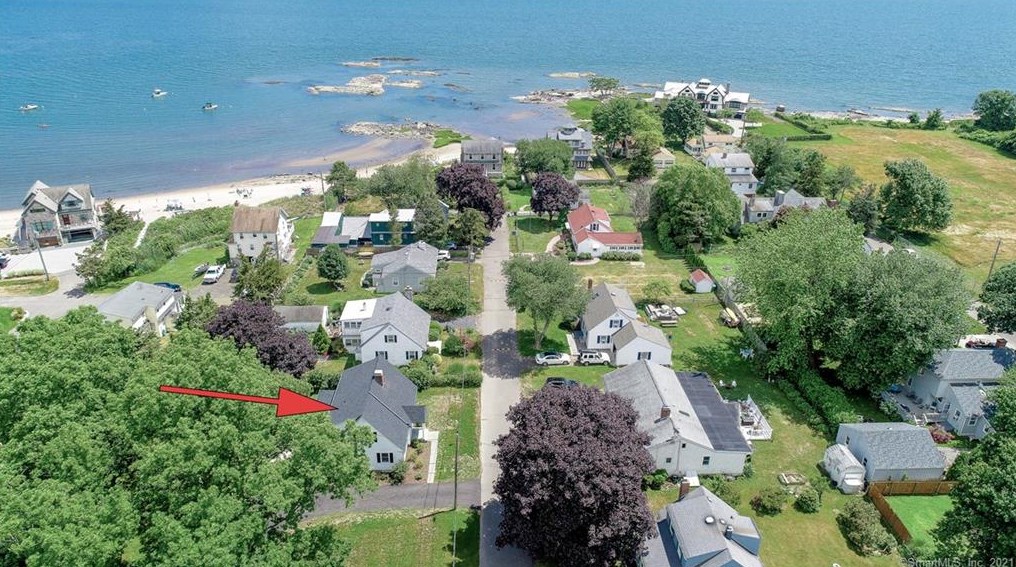 37 Bassett Ln, Madison, CT 06443-2828