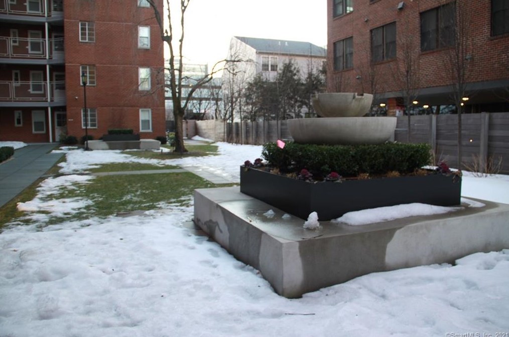 700 Summer St Apt 4h, Stamford, CT