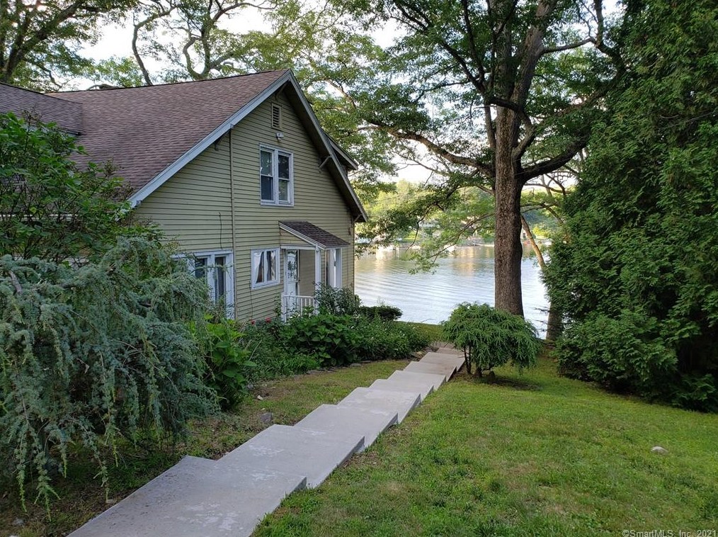 105 Standish Rd #1st Fl, Coventry, CT 06238