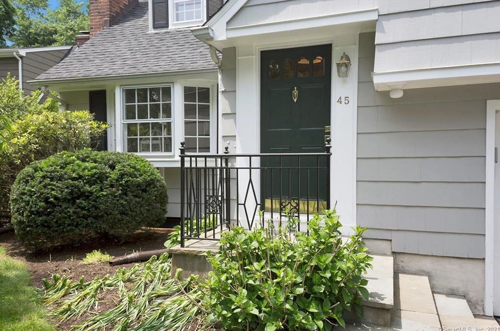 45 Relihan Rd, Tokeneke, CT 06820-5241